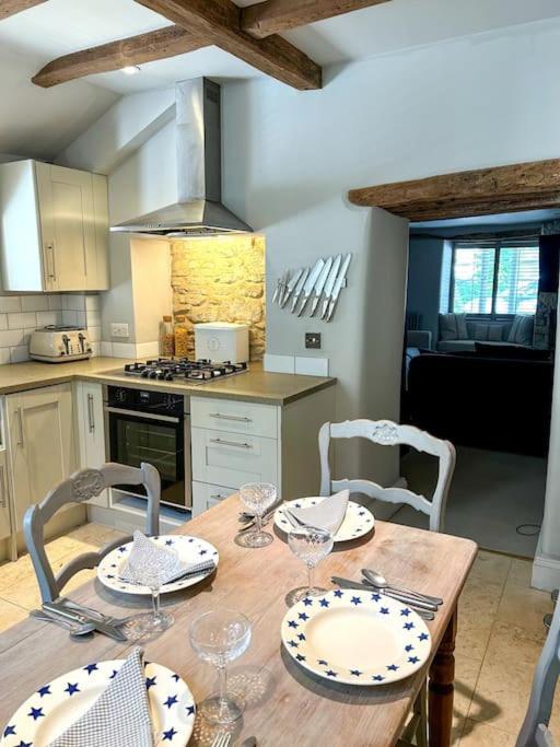 Cotswold Cottage- Central Вітні Екстер'єр фото